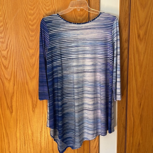 Asymmetrical, tunic top - Picture 4 of 4